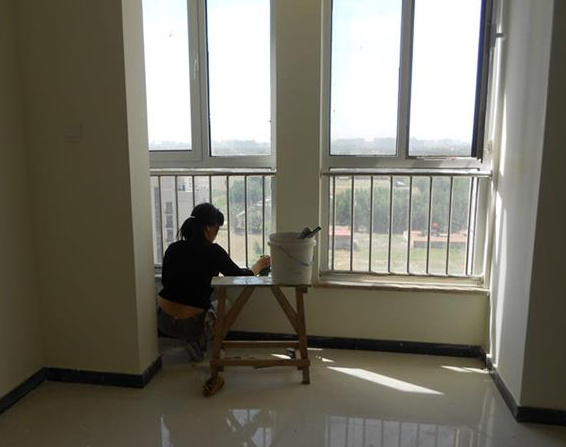 客廳陽臺(臺)窗戶清潔